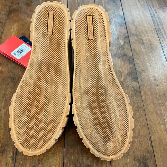 Awesome farm rio sneakers. Never worn - Picture 5 of 5